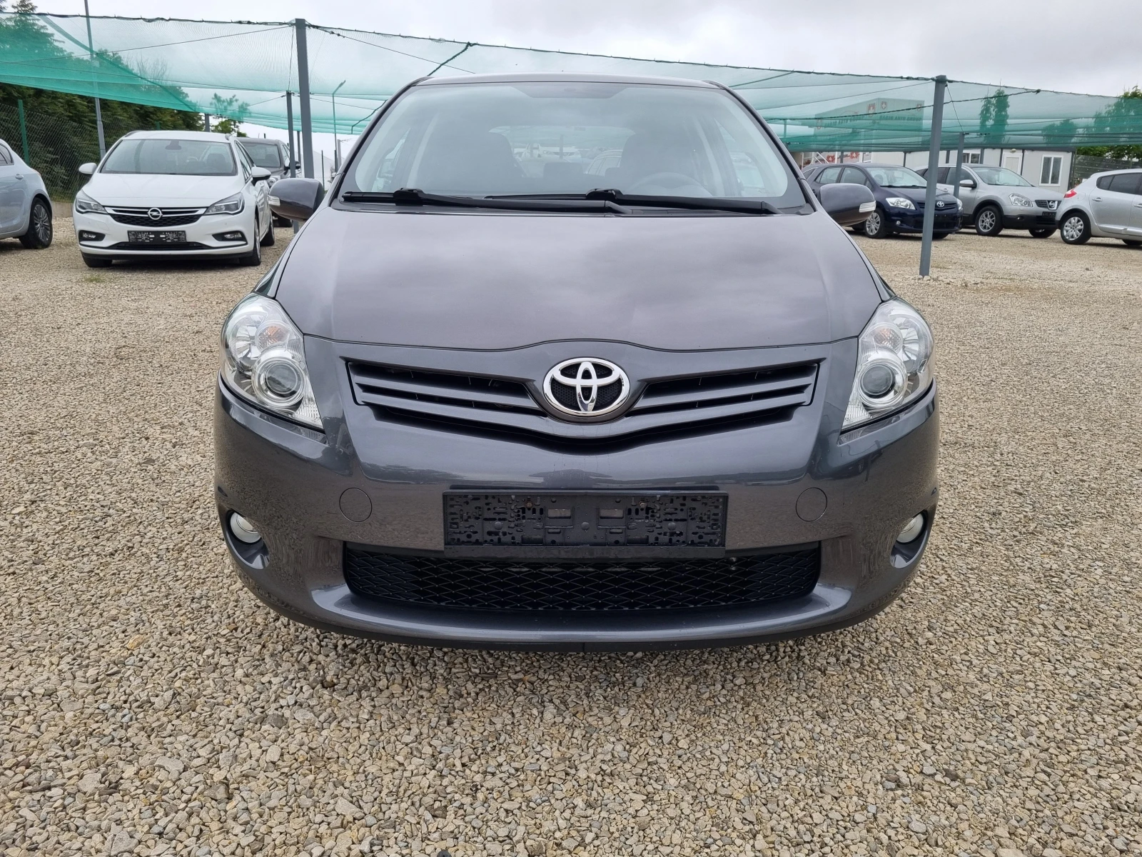 Toyota Auris 1.8 147k.c Facelift Швейцария - изображение 2