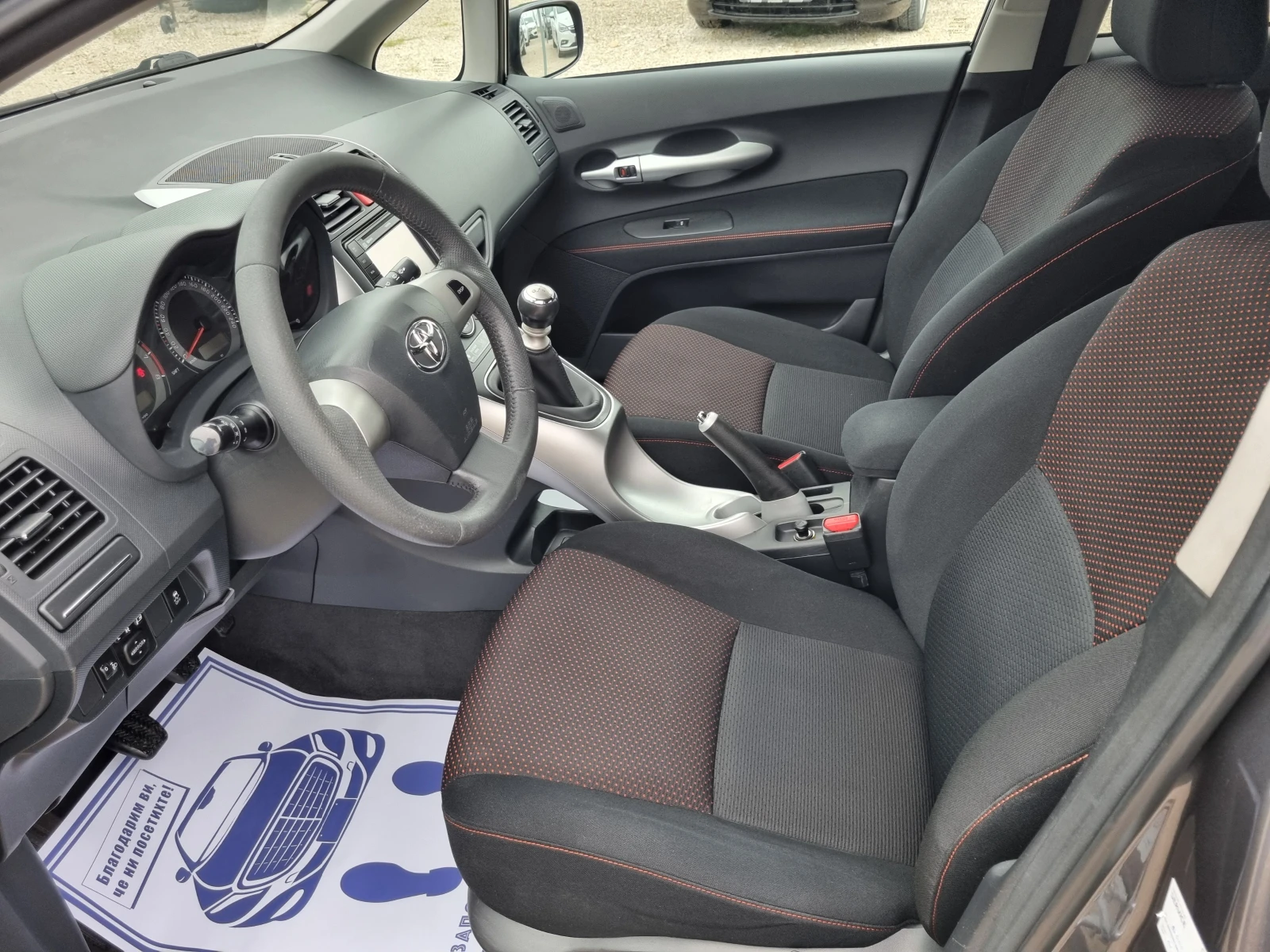 Toyota Auris 1.8 147k.c Facelift Швейцария - изображение 6