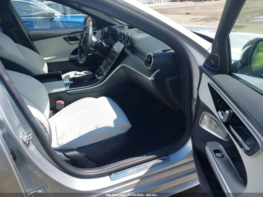 Mercedes-Benz C 300  - изображение 10