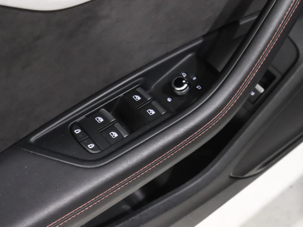 Audi S4 3.0 TFSI Quattro / PROGRESSIV / BLACK OPTICS / RED - изображение 10