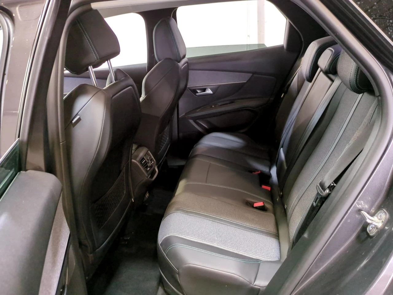 Peugeot 3008 3008 HYBRID 225 E-EAT8 ALLURE PACK | Mobile.bg � ����������� 11