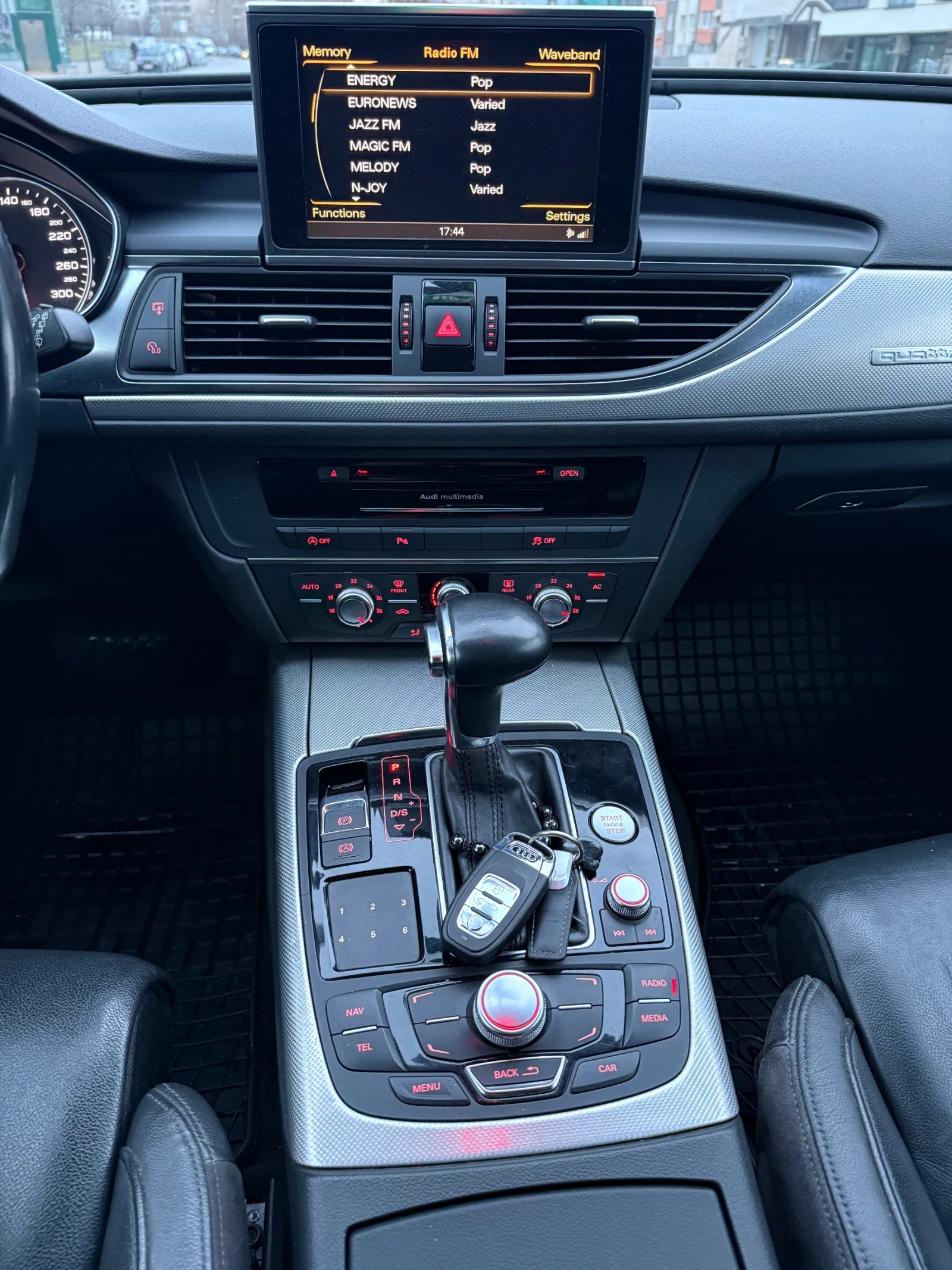 Audi A6 3.0 tdi, снимка 12 - Автомобили и джипове - 53567586