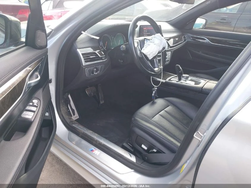 BMW 740 3.0l I - изображение 5