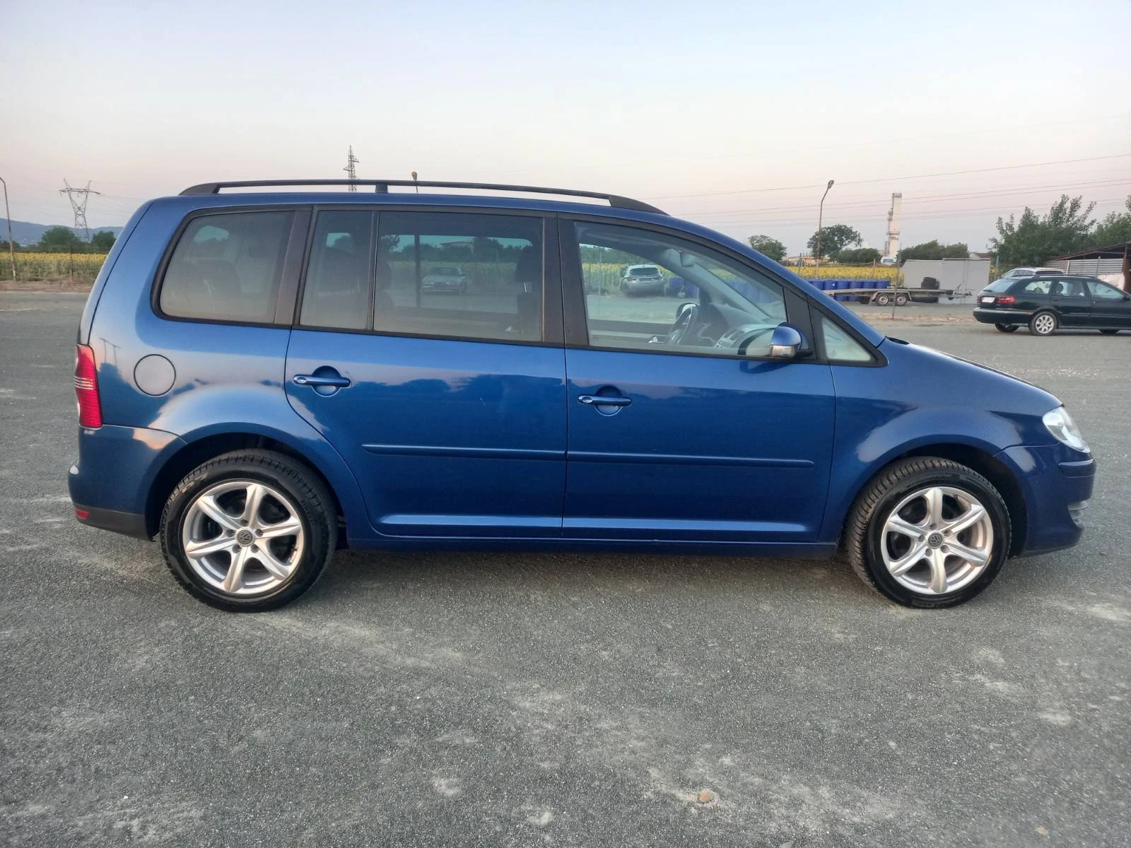 VW Touran 1.9 7 Местен  - изображение 6