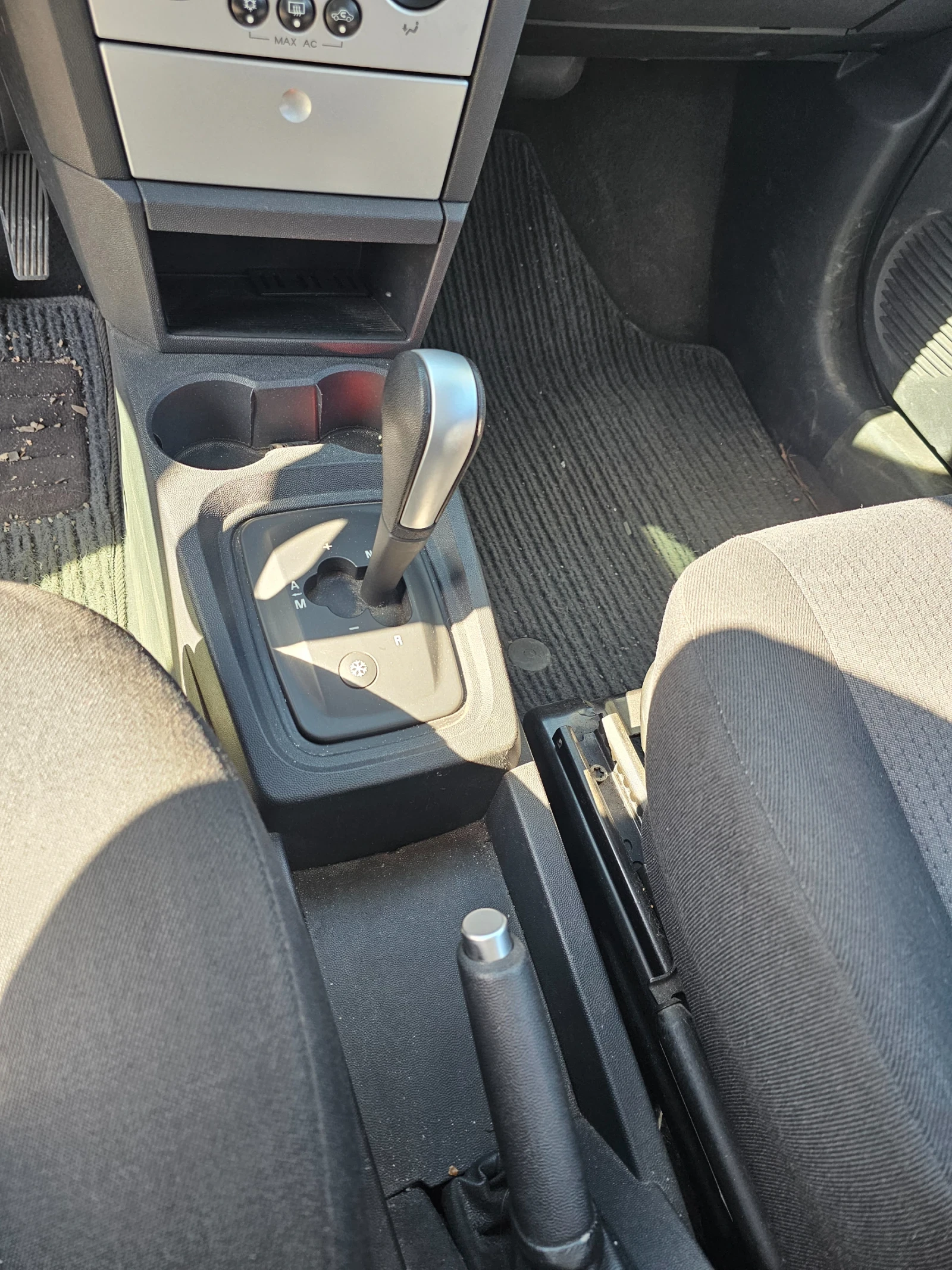 Opel Meriva 1.6, снимка 9 - Автомобили и джипове - 53838706