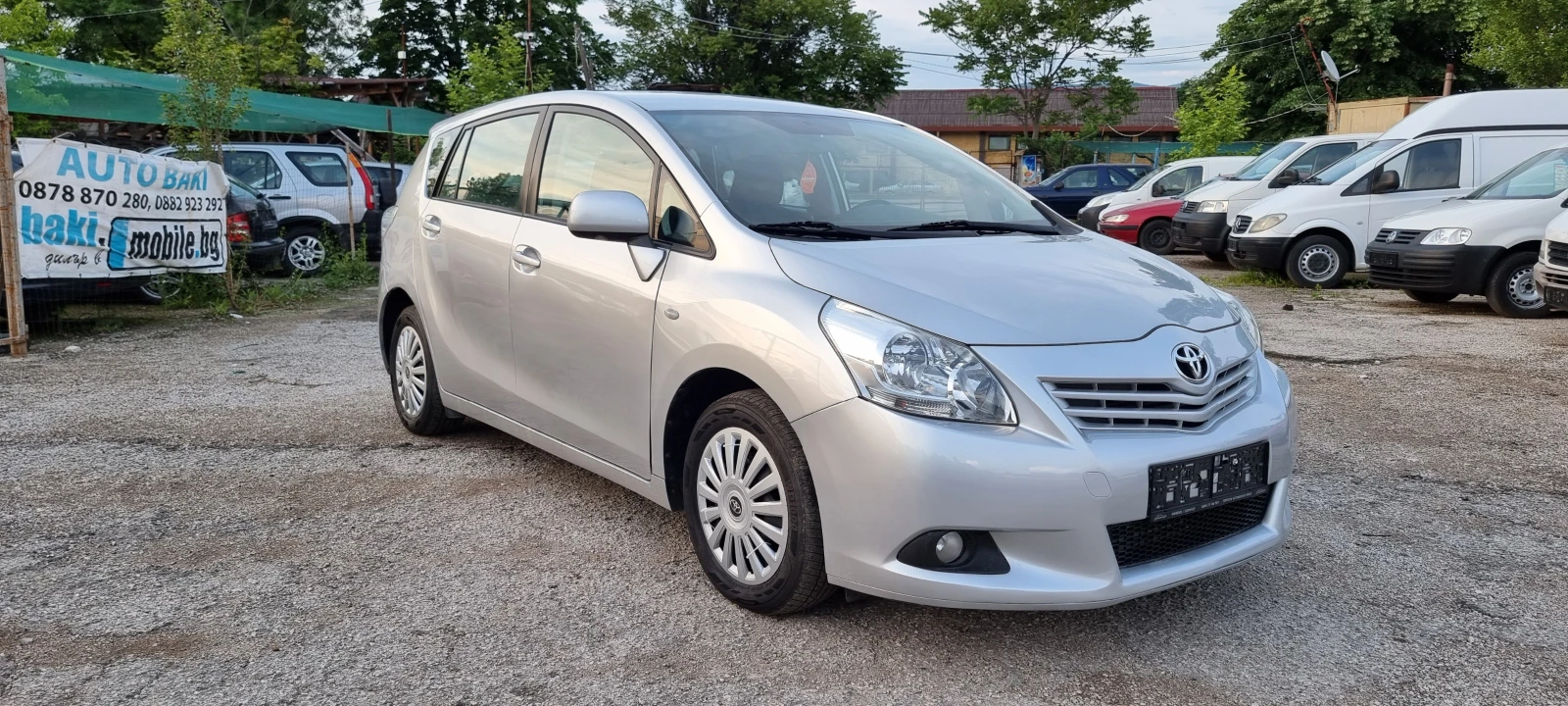 Toyota Verso 2.0 D-4D, снимка 2 - Автомобили и джипове - 54013001