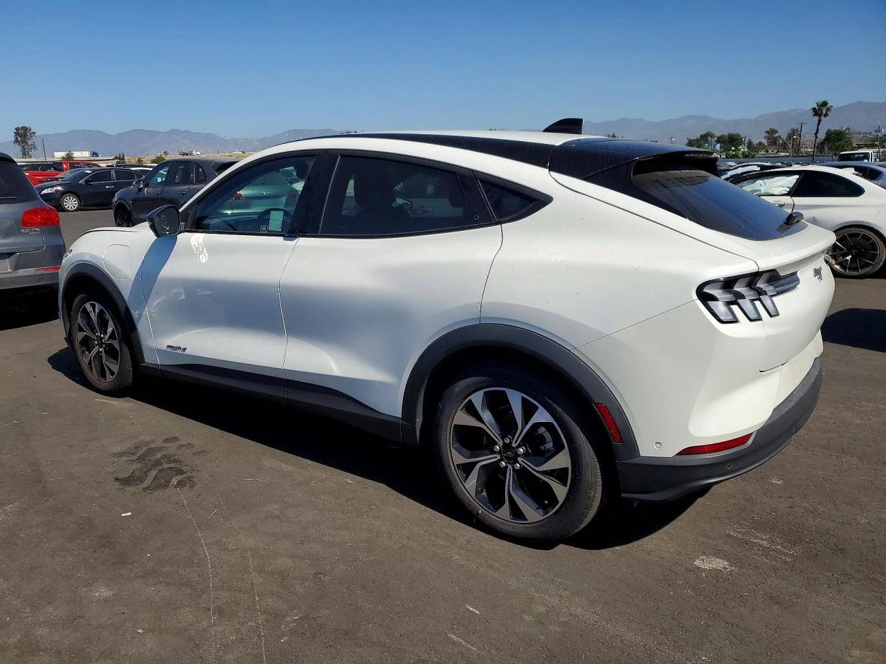 Ford Mustang Mach-E Select RWD, снимка 2 - Автомобили и джипове - 54153003