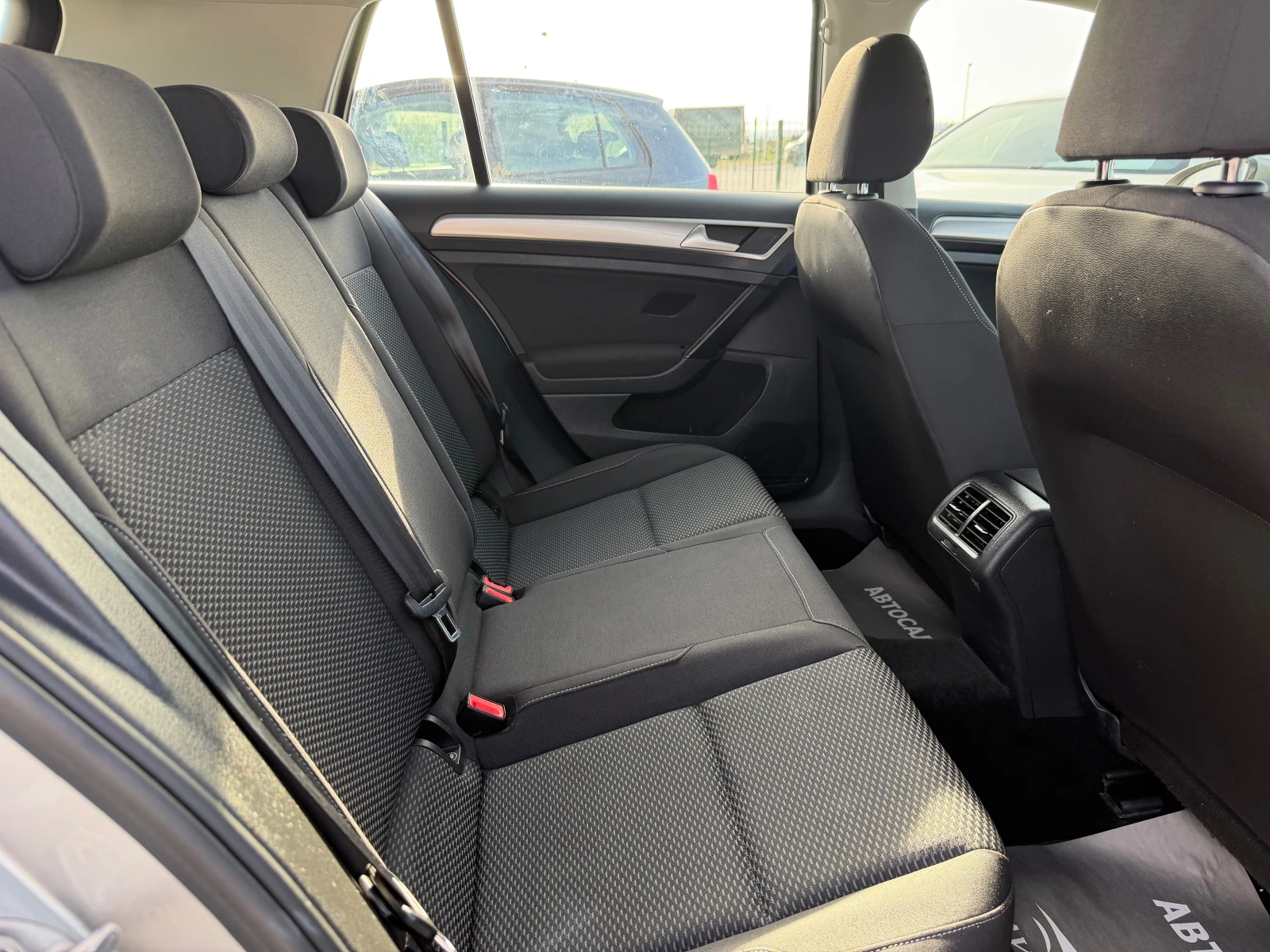 VW Golf 7.5 FACELIFT DISTR. CAR PLAY/ ANDROID AUTo | Mobile.bg � ����������� 12