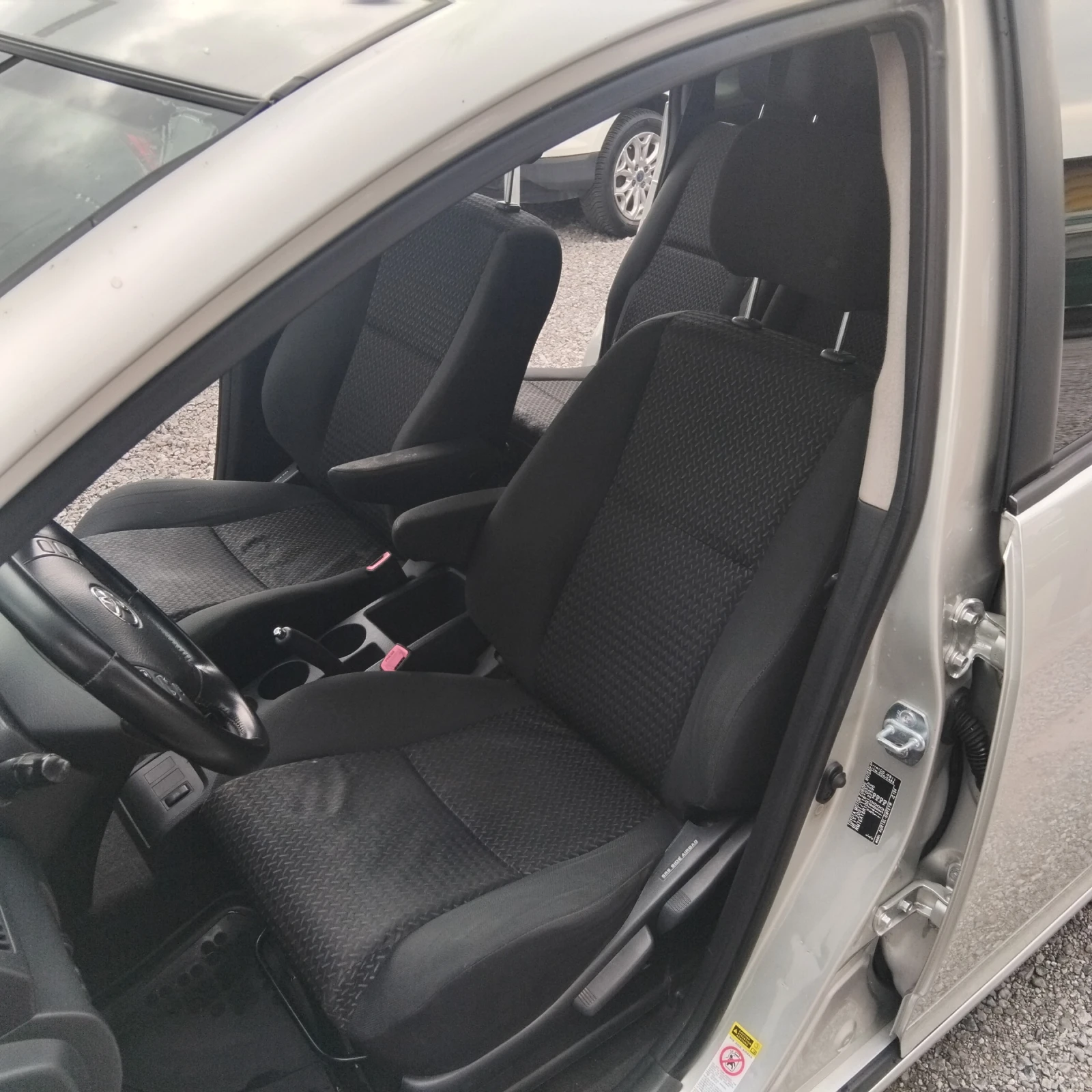 Toyota Corolla verso 2.2D-4D/Facelift | Mobile.bg � ����������� 9
