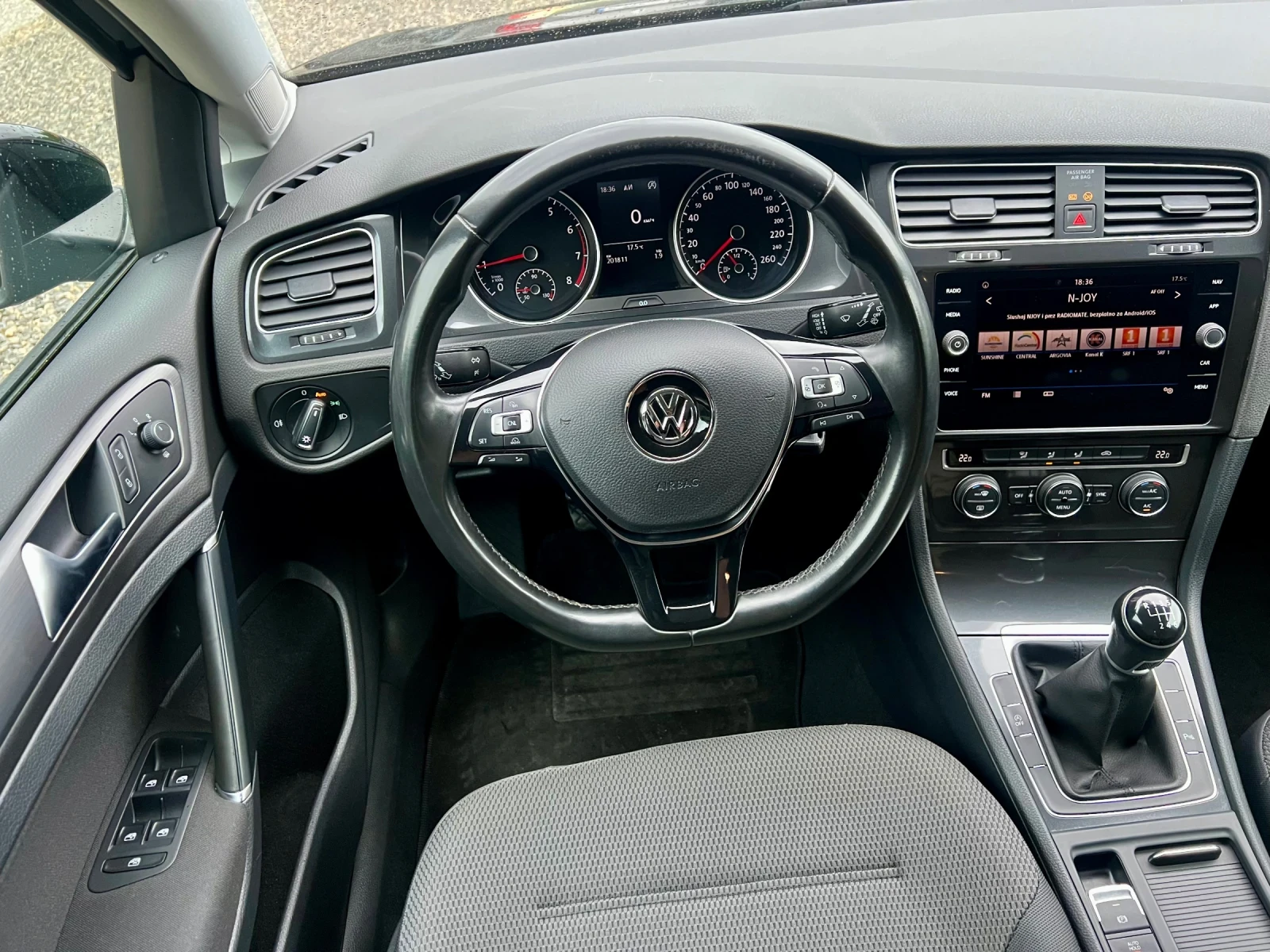 VW Golf 1.5TSI R-line 150к.с ШВЕЙЦАРИЯ, снимка 10 - Автомобили и джипове - 54486917