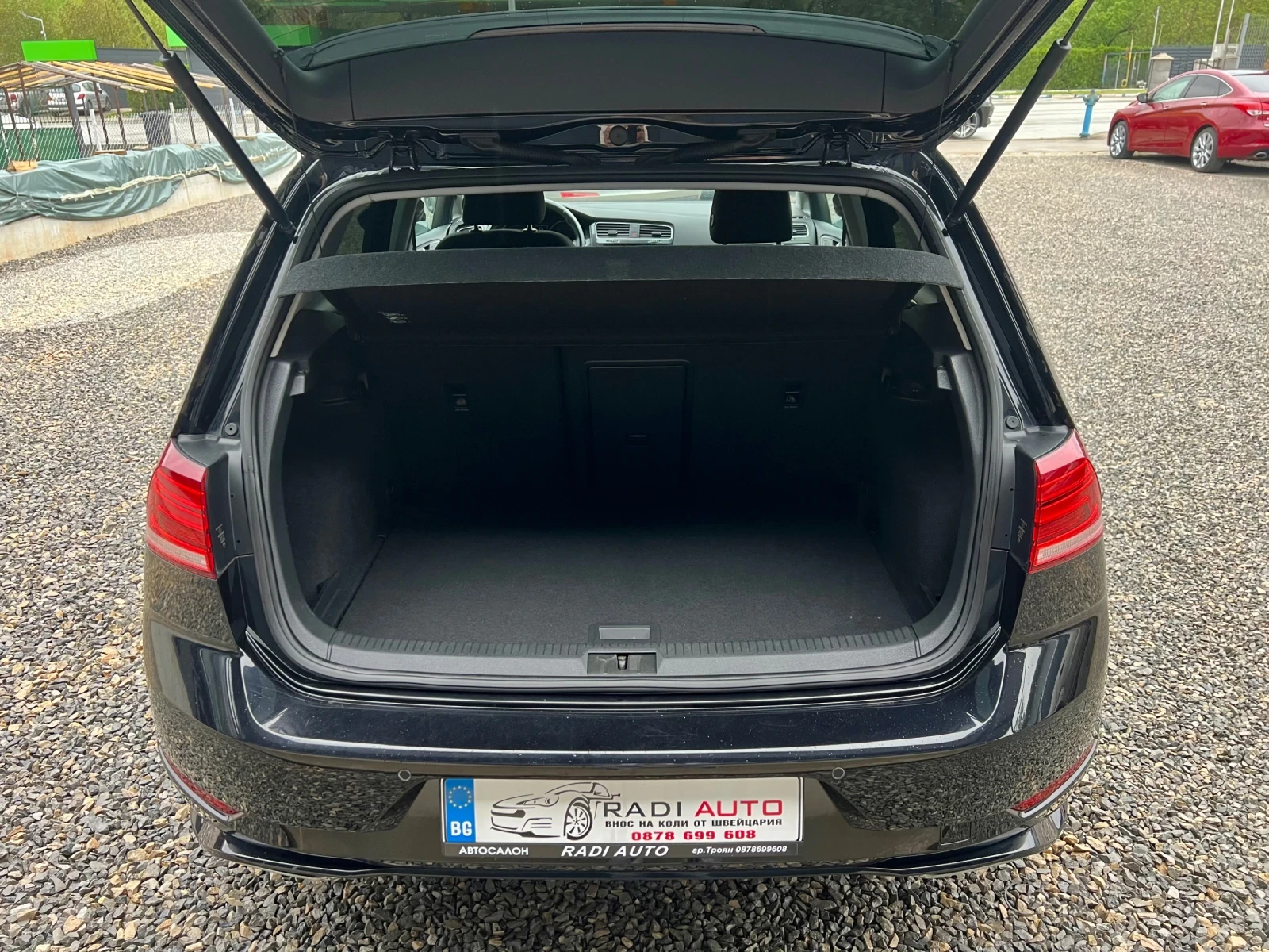 VW Golf 1.5TSI R-line 150к.с ШВЕЙЦАРИЯ, снимка 5 - Автомобили и джипове - 54486917