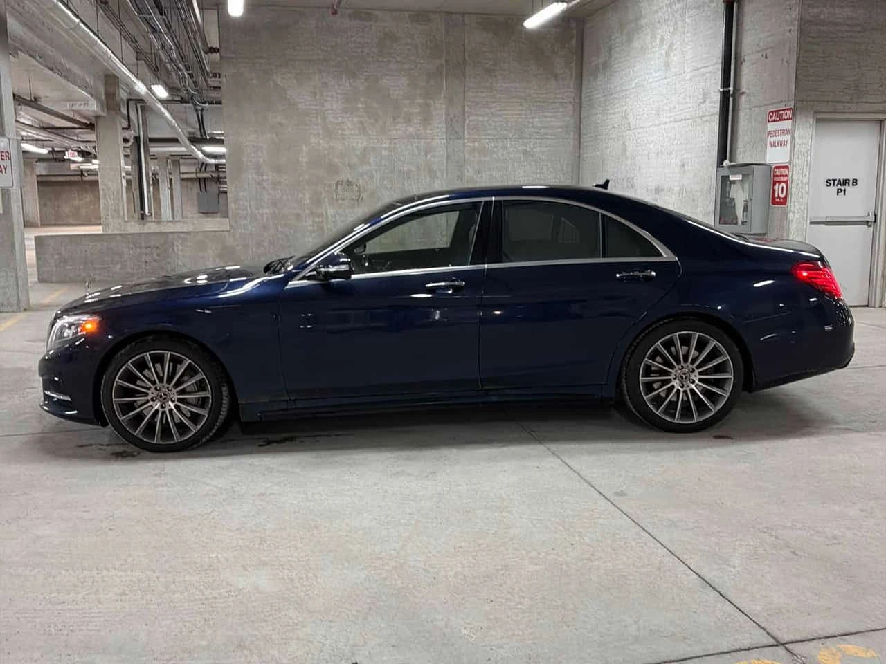 Mercedes-Benz S 550 /360/DISTRONIC/HUD/BURMESTER/ОБДУХВАНЕ, снимка 2 - Автомобили и джипове - 54599578