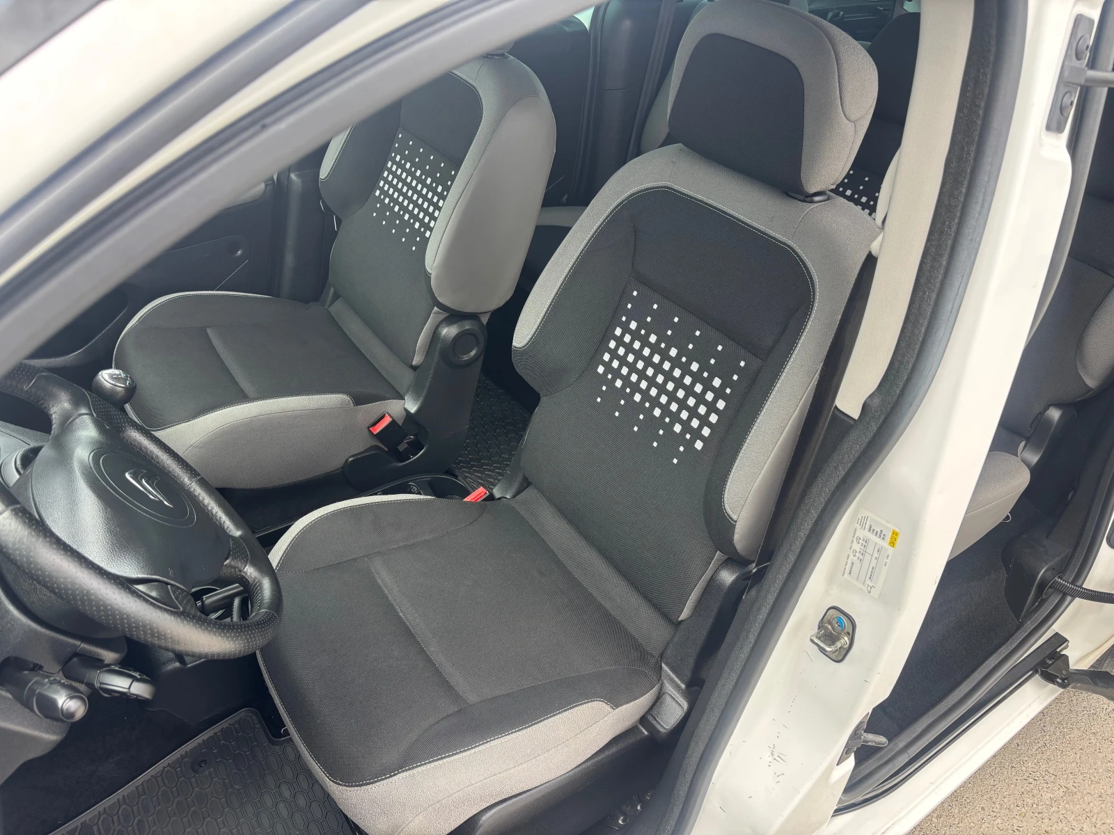 Citroen Berlingo EURO-6/FACE LIFT, снимка 8 - Автомобили и джипове - 54610862