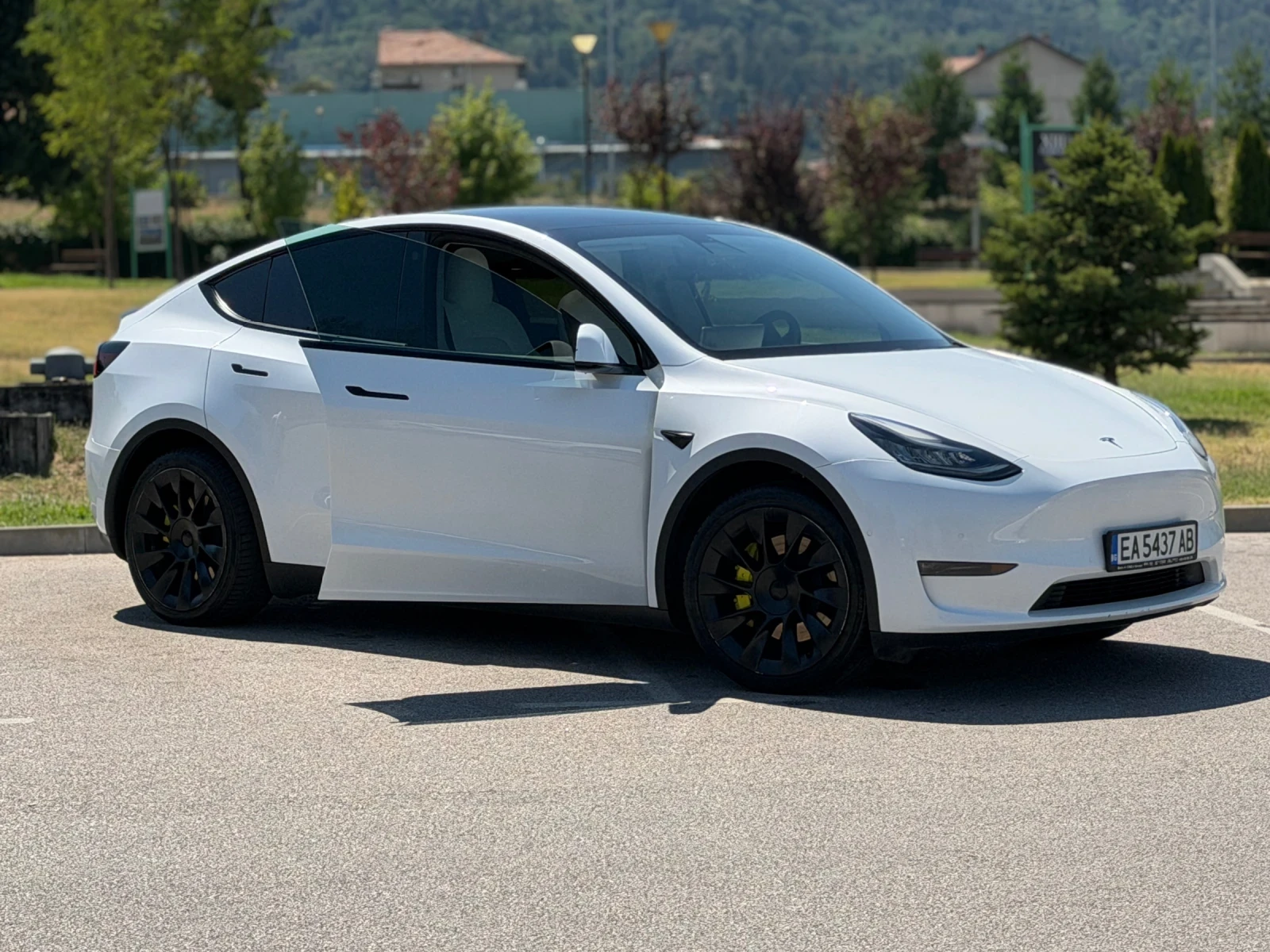 Tesla Model Y Long Range 4x4, снимка 2 - Автомобили и джипове - 55650668