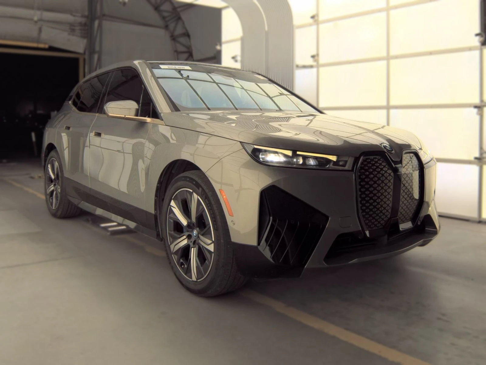 BMW iX xDrive50, снимка 3 - Автомобили и джипове - 55978812