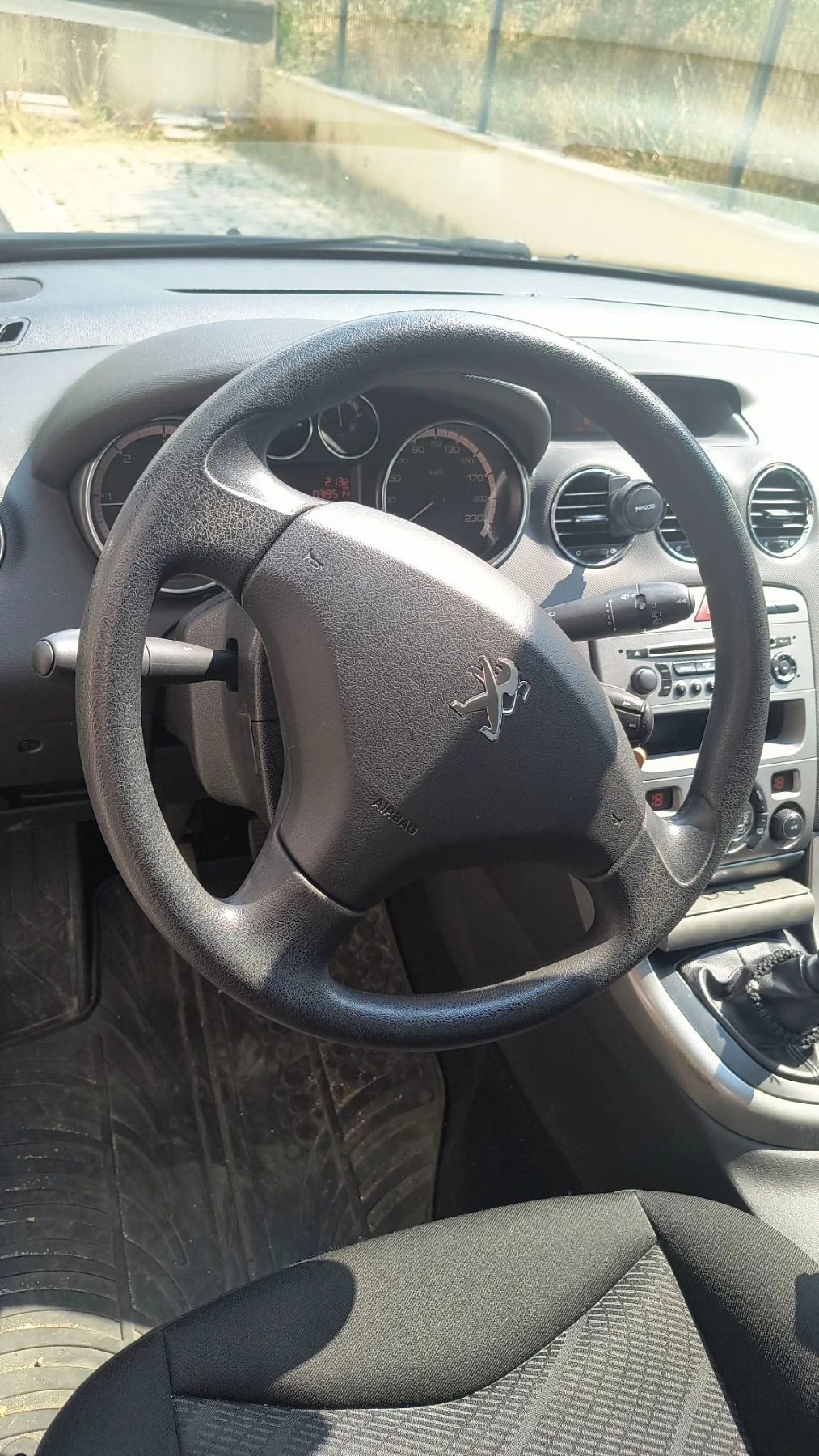 Peugeot 308 1.6 e-HDI, снимка 10 - Автомобили и джипове - 56536431