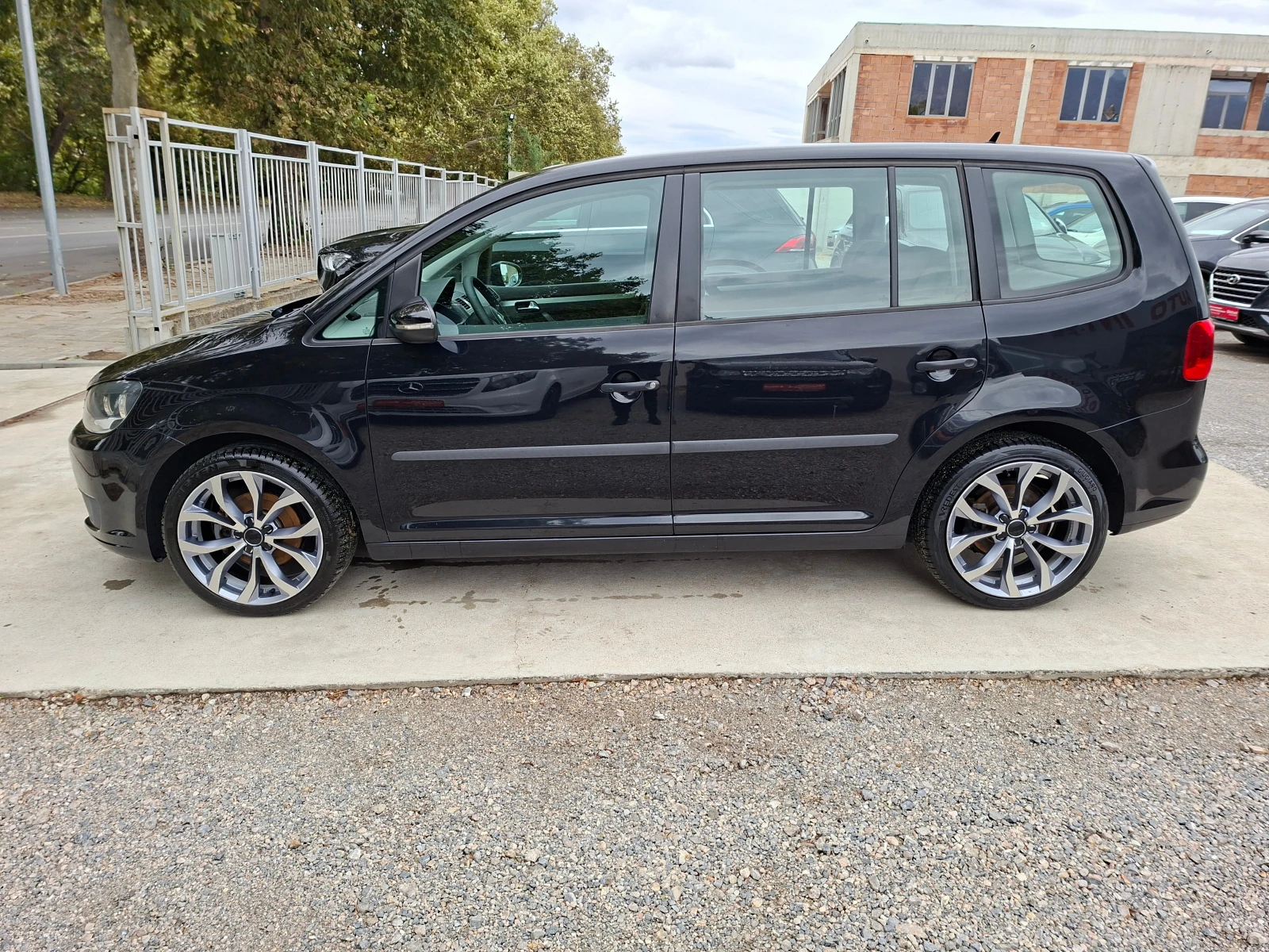VW Touran NAVI/KAMERA | Mobile.bg � ����������� 4