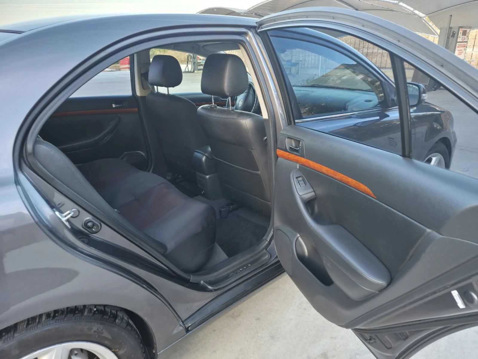 Toyota Avensis 2.2 D-4D 150 к.с., снимка 8 - Автомобили и джипове - 56628359