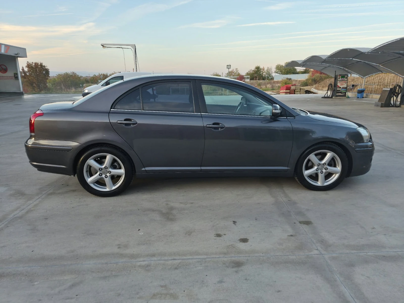 Toyota Avensis 2.2 D-4D 150 к.с., снимка 3 - Автомобили и джипове - 56628359