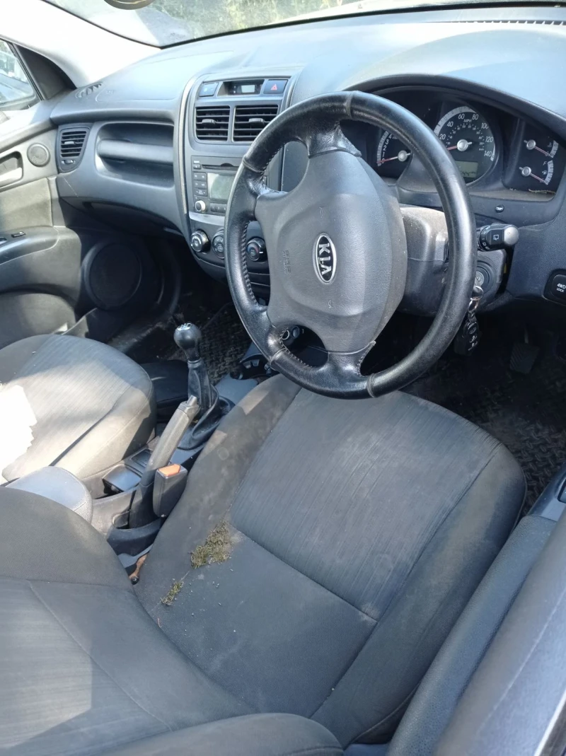 Kia Sportage 2.0i 141kc, снимка 5 - Автомобили и джипове - 50331794