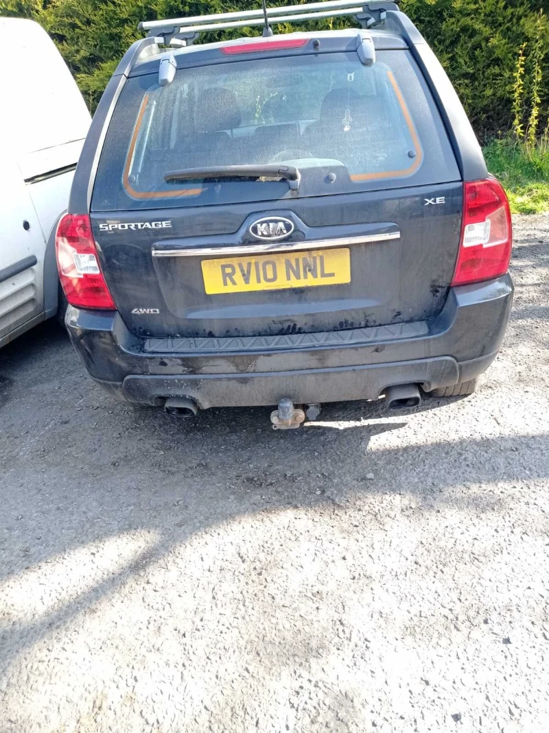 Kia Sportage 2.0i 141kc, снимка 2 - Автомобили и джипове - 50331794