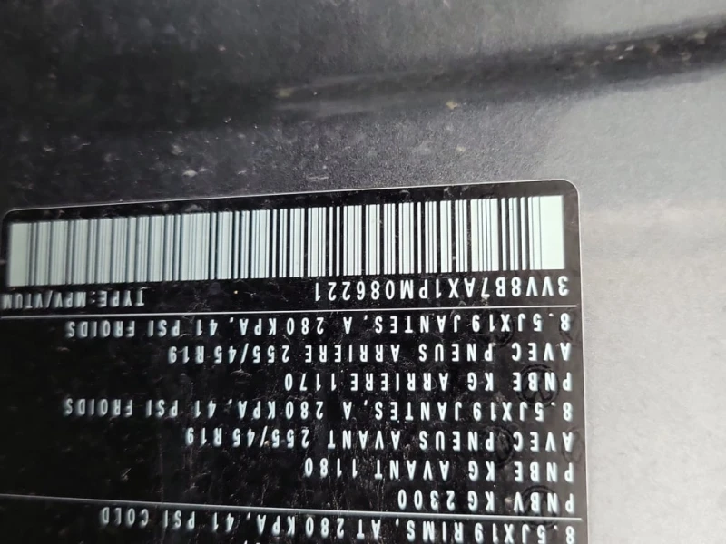 VW Tiguan COMFORTLINE R LINE BLACK EDITION  CARFAX, снимка 16 - Автомобили и джипове - 52708146