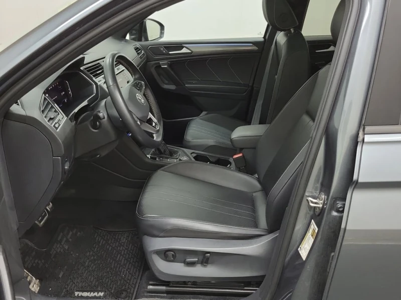 VW Tiguan COMFORTLINE R LINE BLACK EDITION  CARFAX, снимка 5 - Автомобили и джипове - 52708146