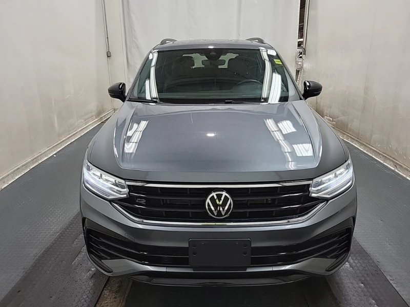 VW Tiguan COMFORTLINE R LINE BLACK EDITION  CARFAX, снимка 8 - Автомобили и джипове - 52708146