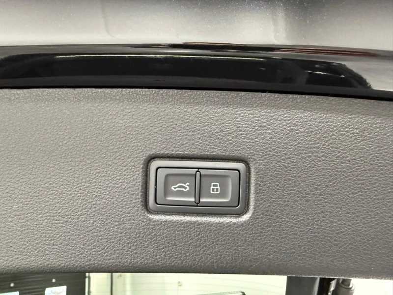 Audi SQ5 * Technik * CARFAX * БЕЗ ПЪРВОНАЧАЛНА ВНОСКА, снимка 12 - Автомобили и джипове - 53034875