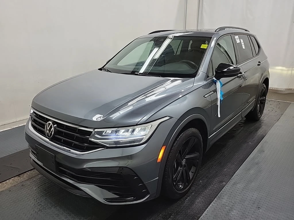 VW Tiguan COMFORTLINE R LINE BLACK EDITION  CARFAX, снимка 1