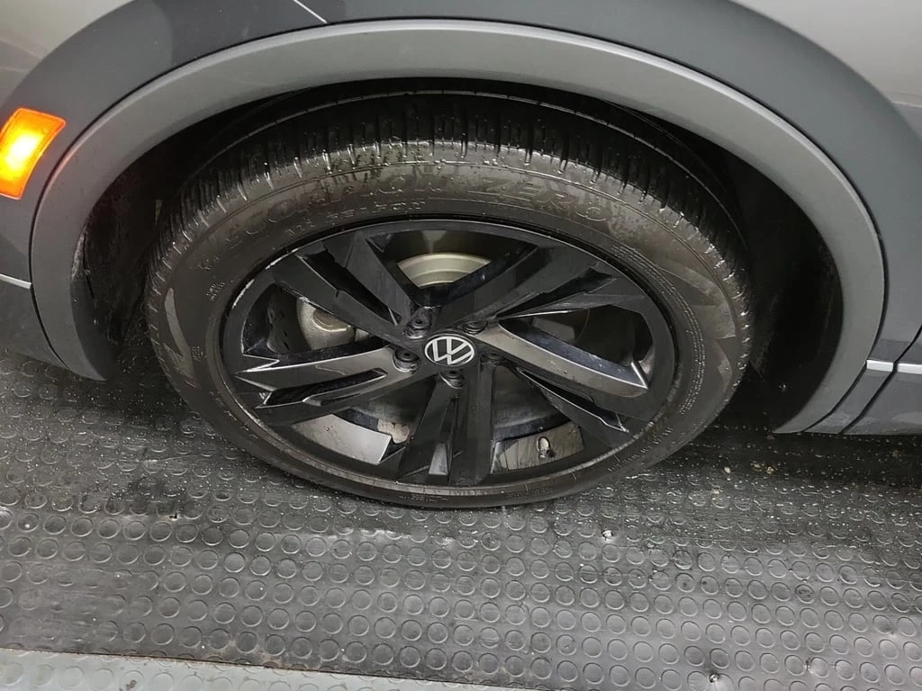VW Tiguan COMFORTLINE R LINE BLACK EDITION  CARFAX - изображение 6