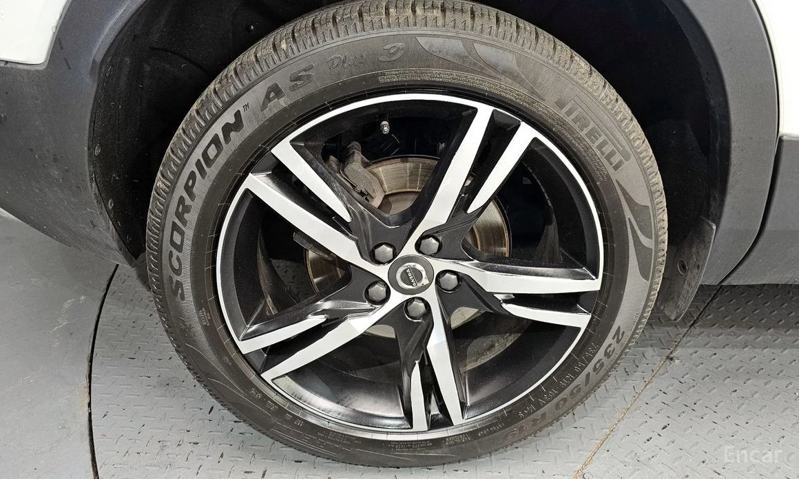 Volvo XC40 * T4* R-DESIGN* КОЖА* ПОДГРЕВ* TOP* , снимка 5 - Автомобили и джипове - 53998034