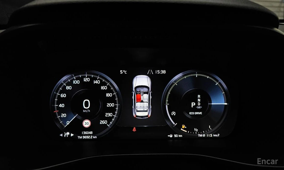 Volvo XC40 * T4* R-DESIGN* КОЖА* ПОДГРЕВ* TOP* , снимка 8 - Автомобили и джипове - 53998034