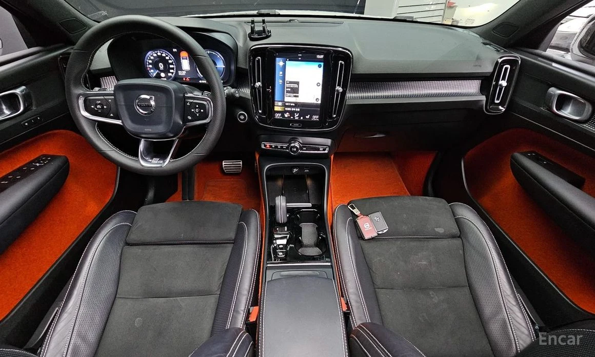 Volvo XC40 * T4* R-DESIGN* КОЖА* ПОДГРЕВ* TOP* , снимка 7 - Автомобили и джипове - 53998034