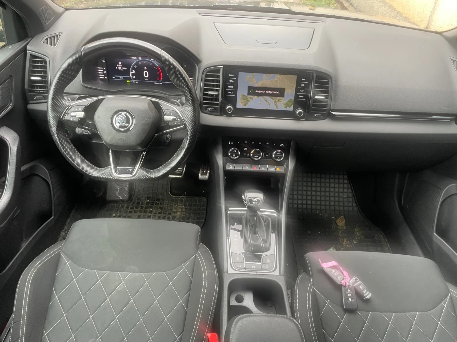 Skoda Karoq 2.0 TSI Sportline 4x4 190кс., снимка 6 - Автомобили и джипове - 54154688