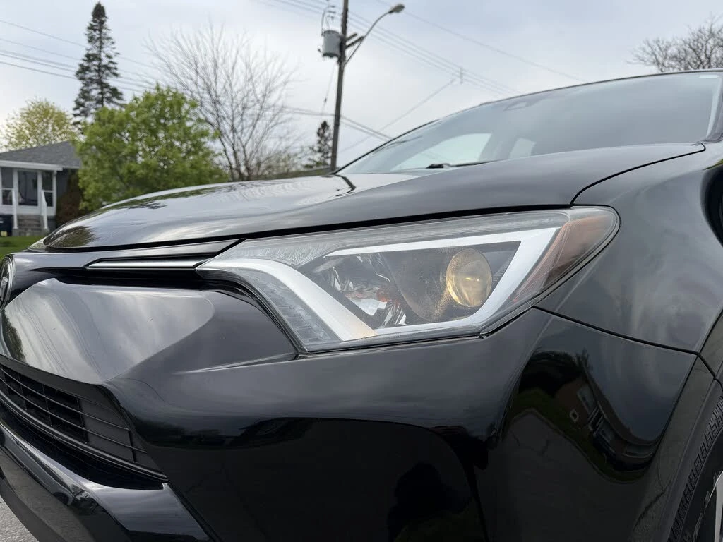 Toyota Rav4 LE, снимка 2 - Автомобили и джипове - 54711488