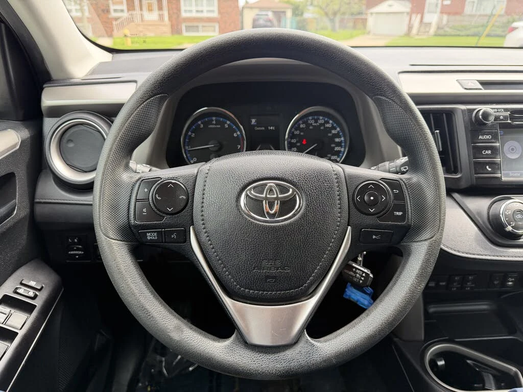 Toyota Rav4 LE, снимка 11 - Автомобили и джипове - 54711488
