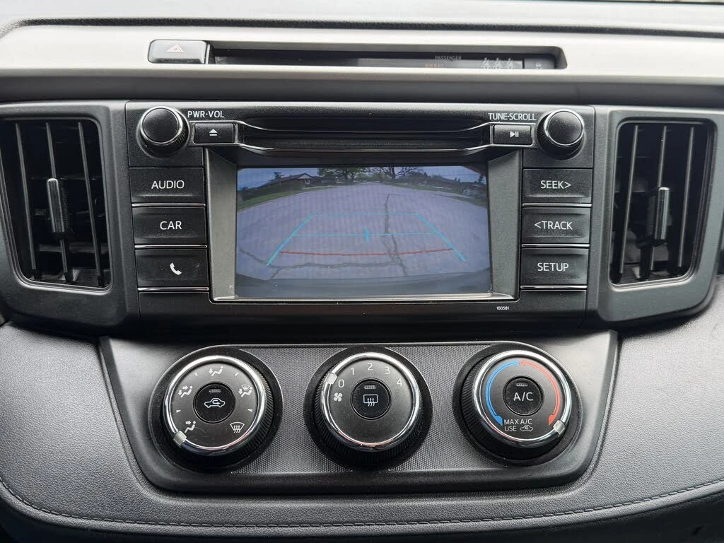 Toyota Rav4 LE, снимка 15 - Автомобили и джипове - 54711488