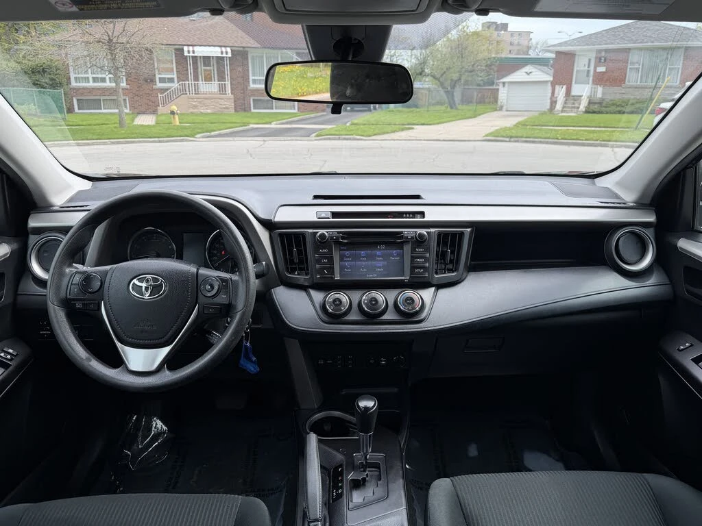 Toyota Rav4 LE, снимка 12 - Автомобили и джипове - 54711488