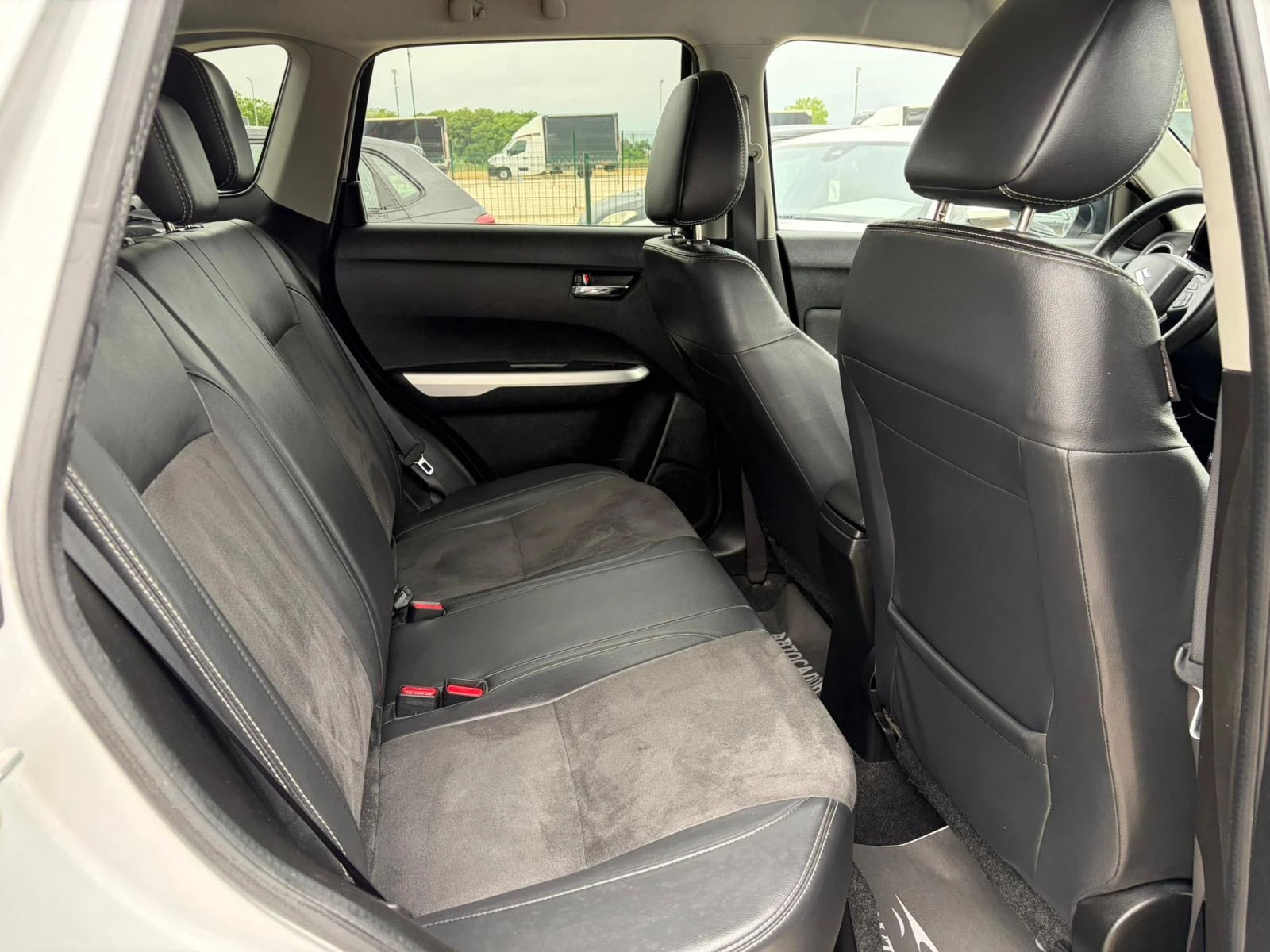 Suzuki Vitara 1.6DDIS CAMERA KEY LESS GO NAVI PODGREV KOJA, снимка 12 - Автомобили и джипове - 54746483