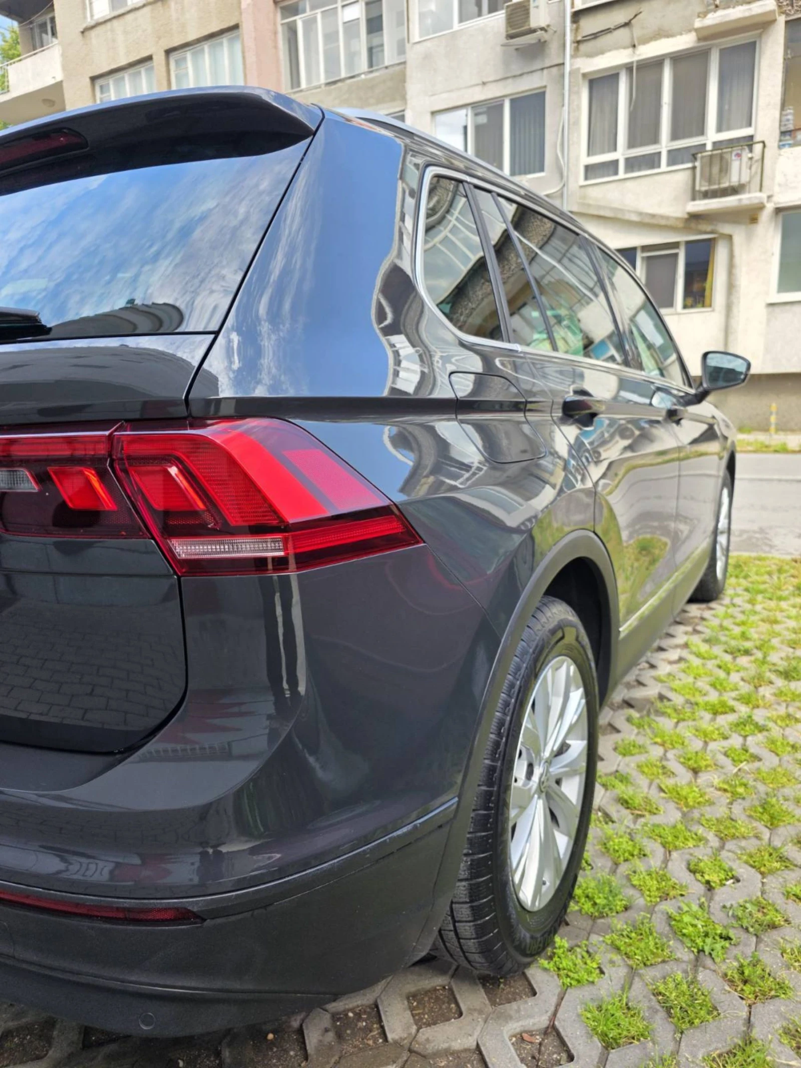 VW Tiguan, снимка 5 - Автомобили и джипове - 54807088