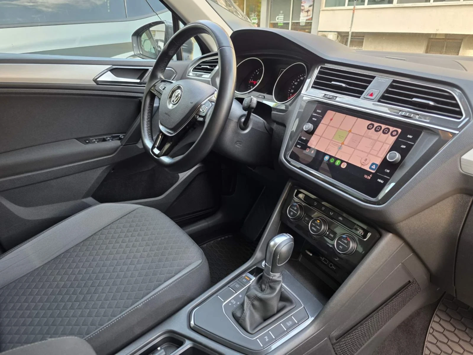 VW Tiguan, снимка 9 - Автомобили и джипове - 54807088