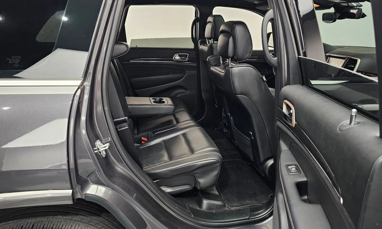 Jeep Grand cherokee OVERLAND!FULL!/PANO/CAM, снимка 11 - Автомобили и джипове - 54971848