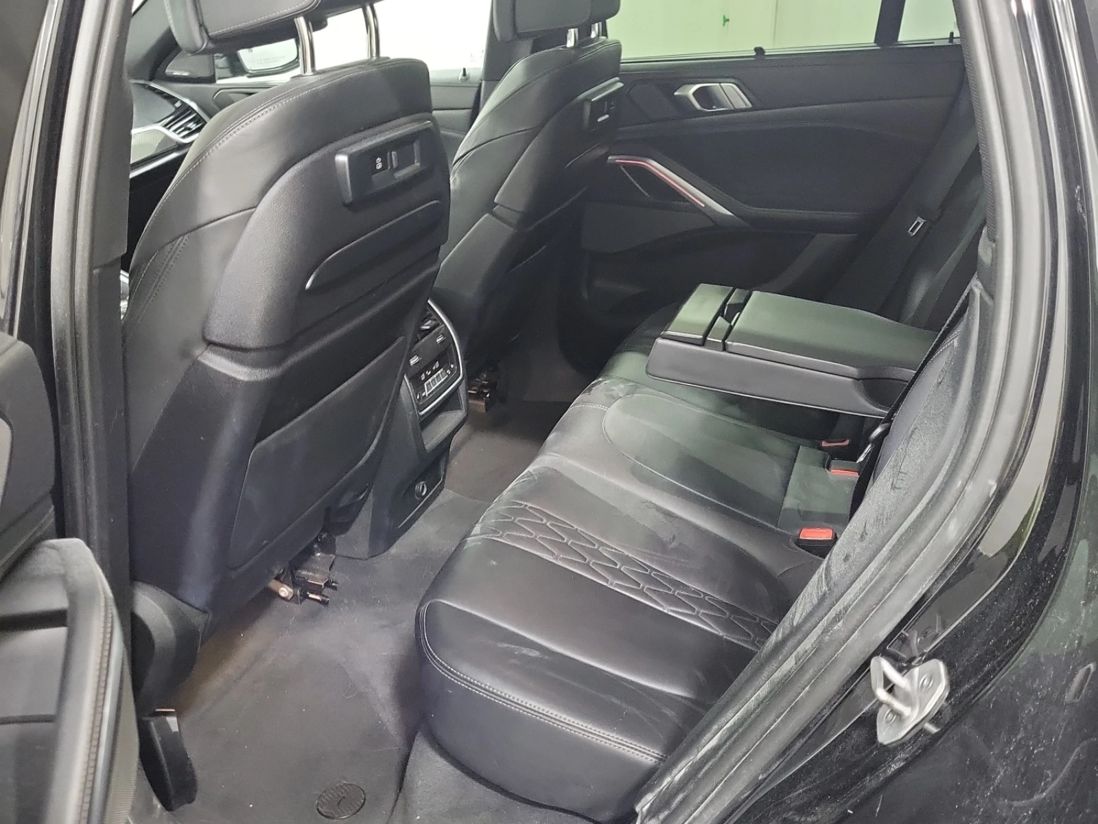 BMW X6 xDrive40i* M-PACK* HUD* 360* PANO* ОБДУХВАНЕ, снимка 11 - Автомобили и джипове - 55012348
