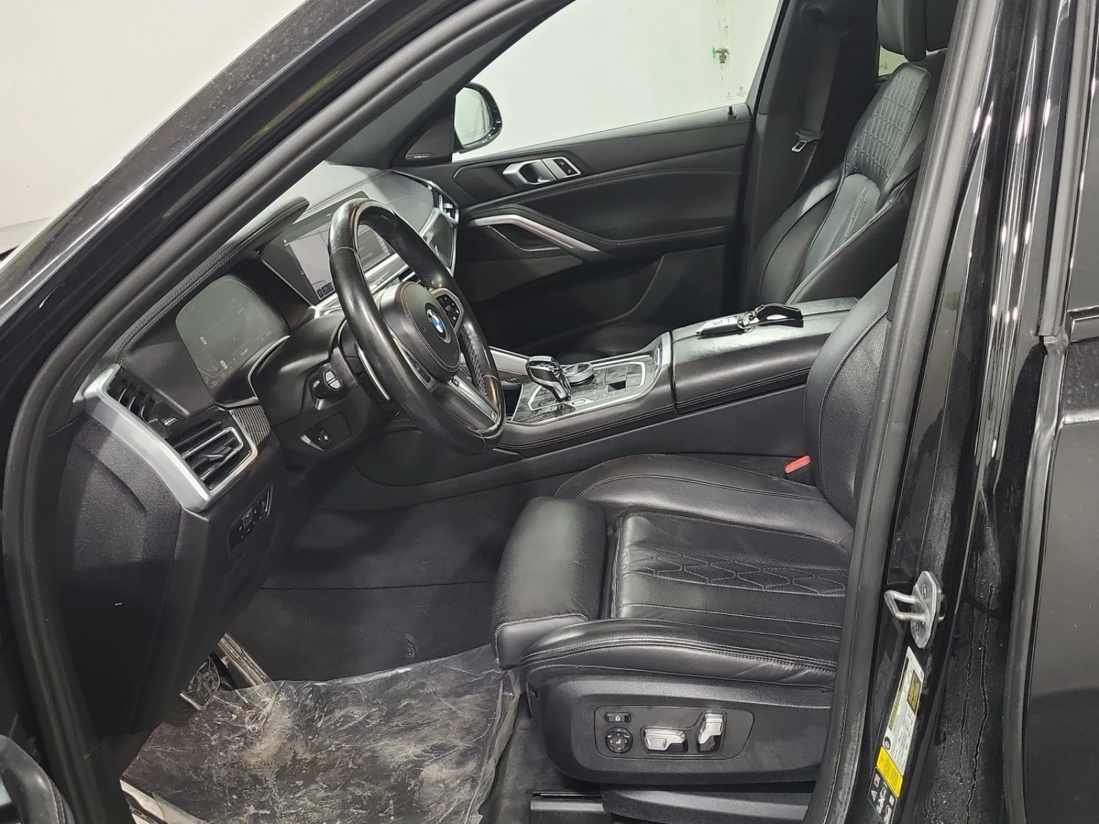 BMW X6 xDrive40i* M-PACK* HUD* 360* PANO* ОБДУХВАНЕ, снимка 9 - Автомобили и джипове - 55012348