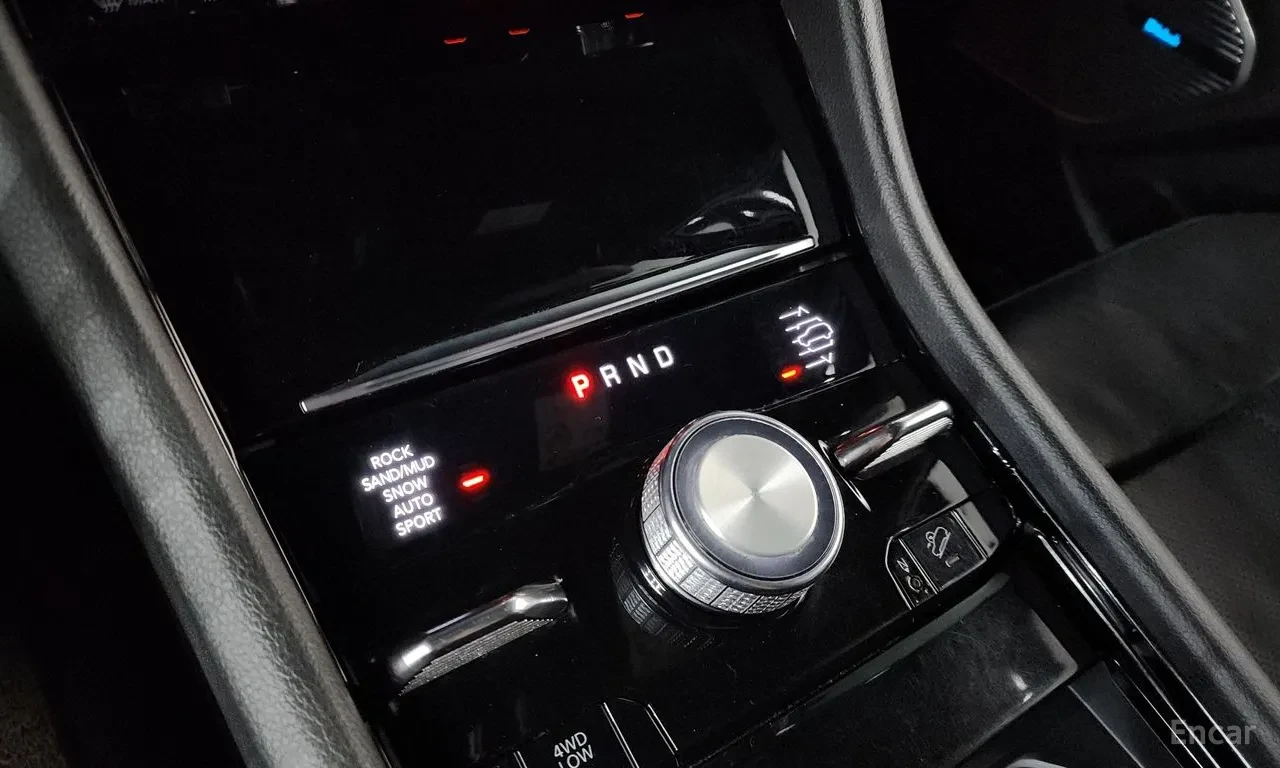 Jeep Grand cherokee L Overland| 3.6 V6| 4WD| LEATHER| PANORAMA| NAVI| , снимка 9 - Автомобили и джипове - 55044657