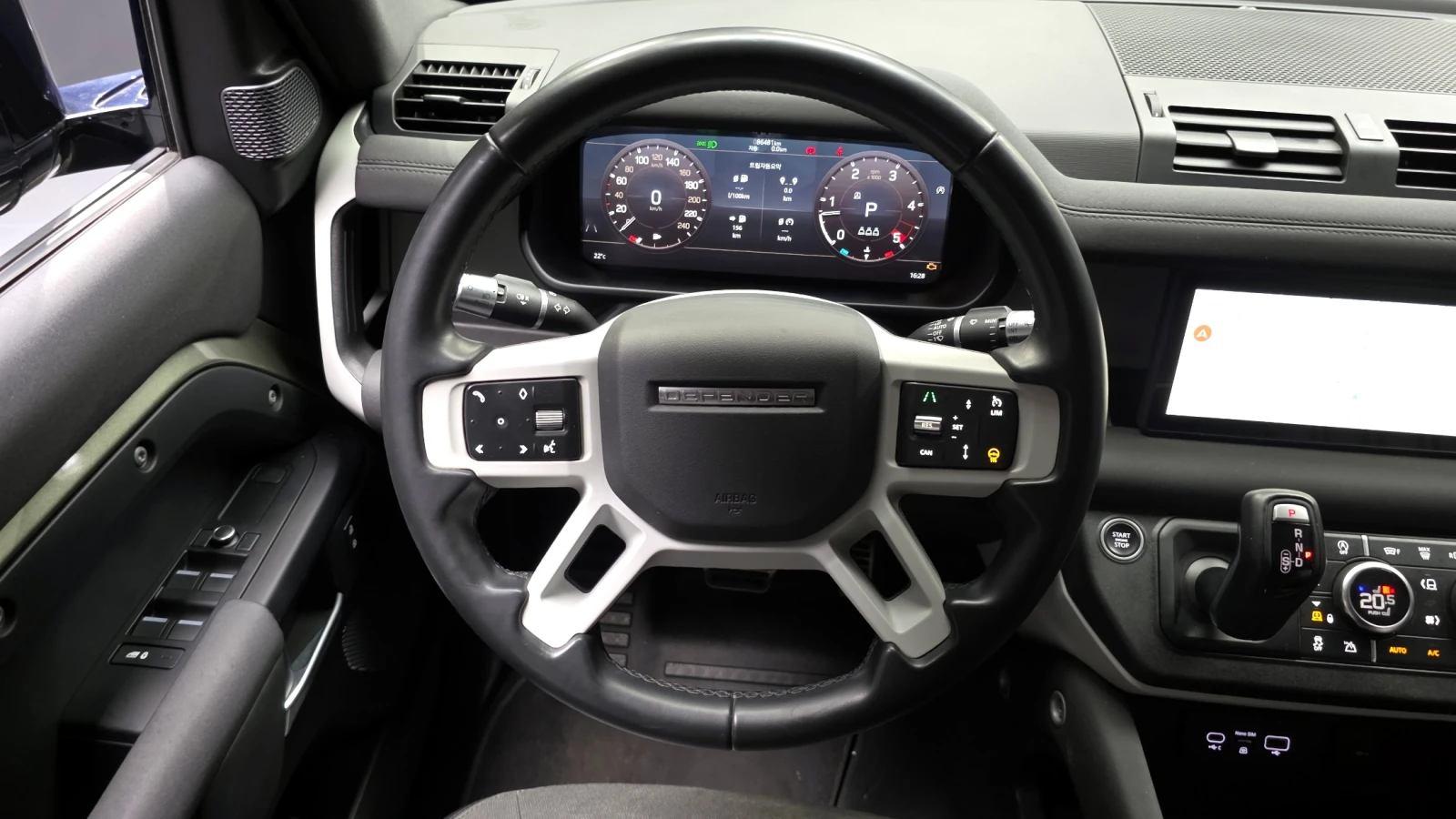 Land Rover Defender D240* 360* BLIND SPOT* ПОДГРЕВ ВОЛАН* КРАЙНА ЦЕНА, снимка 13 - Автомобили и джипове - 55496165