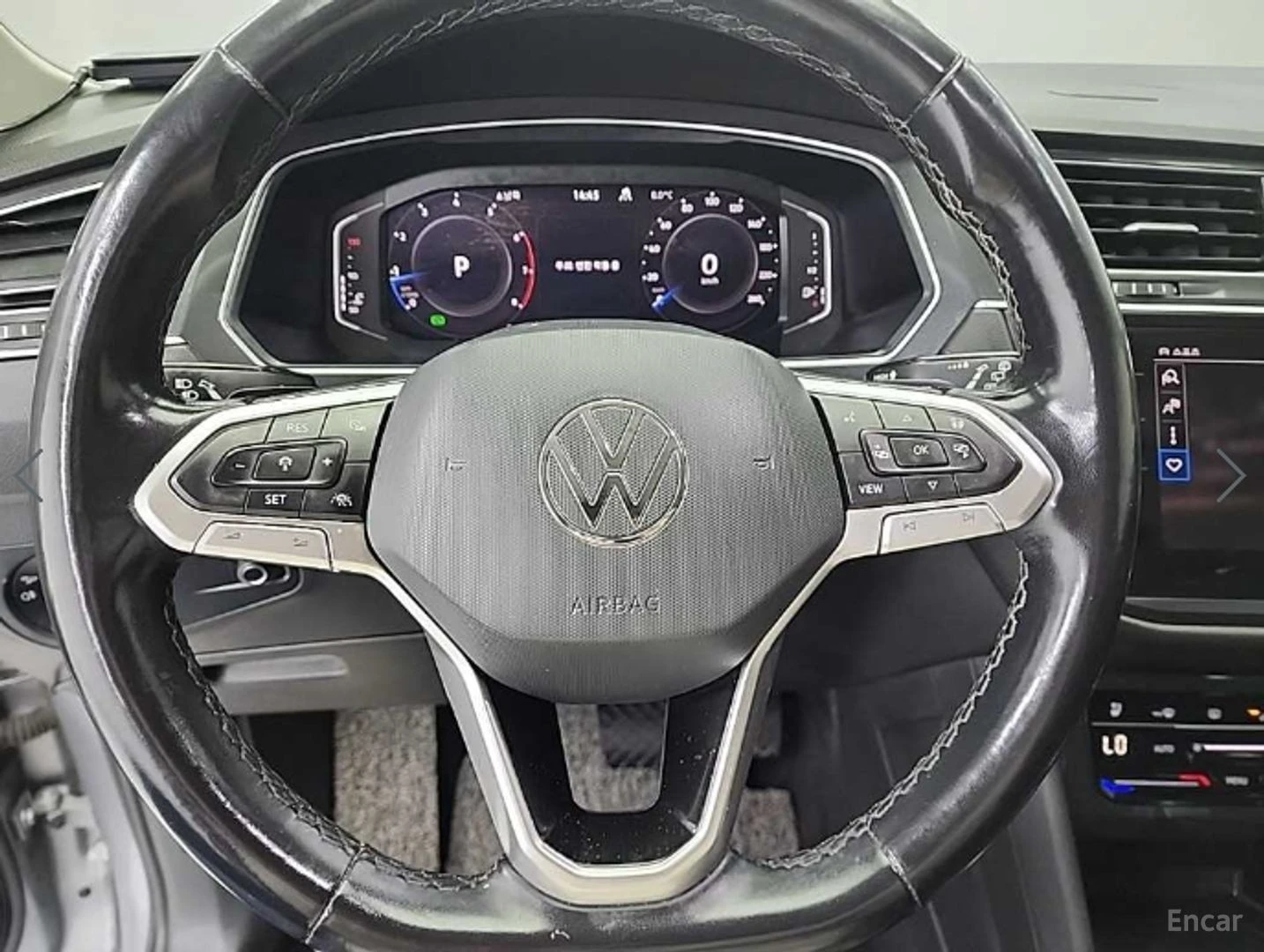 VW Tiguan R-LINE - PRESTIGE - 360 - ОБДУХ - ПОДГРЕВИ - ПАНО, снимка 9 - Автомобили и джипове - 56103569