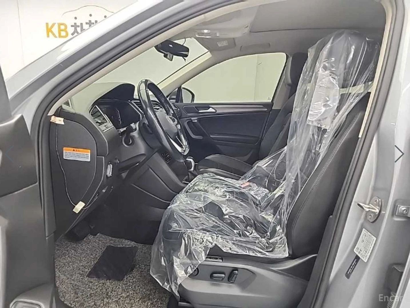 VW Tiguan R-LINE - PRESTIGE - 360 - ОБДУХ - ПОДГРЕВИ - ПАНО, снимка 11 - Автомобили и джипове - 56103569
