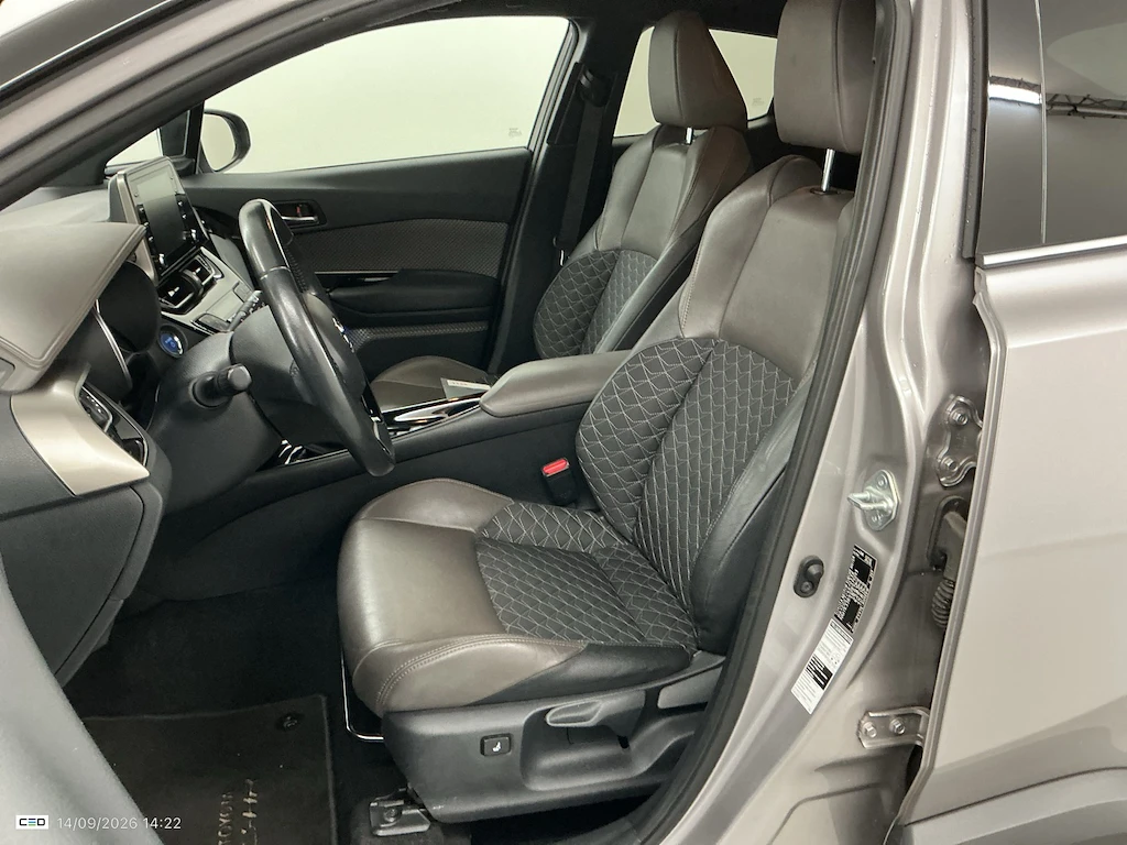 Toyota C-HR 1.8 VVT I-HYBRID C-HIC BI-TONE AUTO NAVI LEATHER, снимка 7 - Автомобили и джипове - 56163922